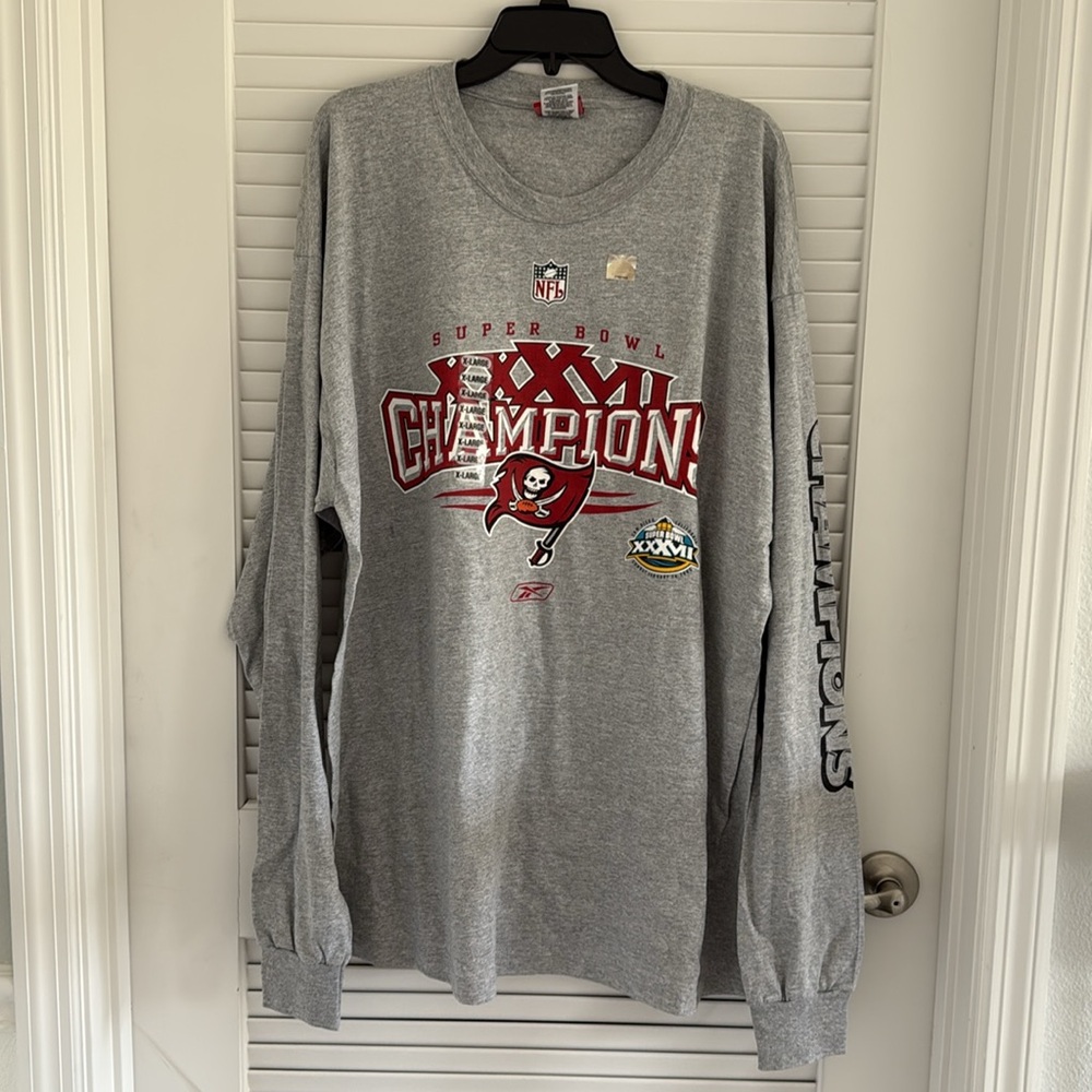 NFL Super Bowl XXXVII Champions Tampa Bay Buccaneers 1/26/2003 Long Sleeve Shirt
